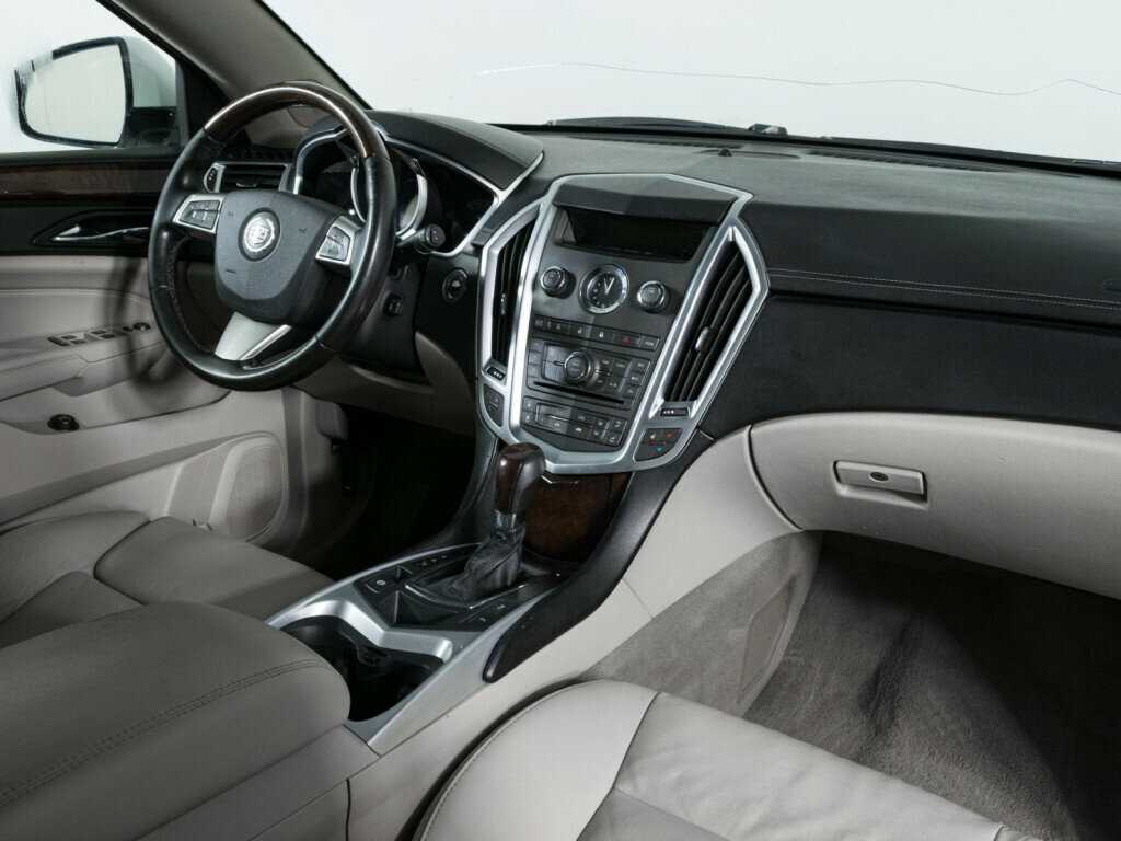 Cadillac SRX с пробегом — 2010 год. Фото: #7