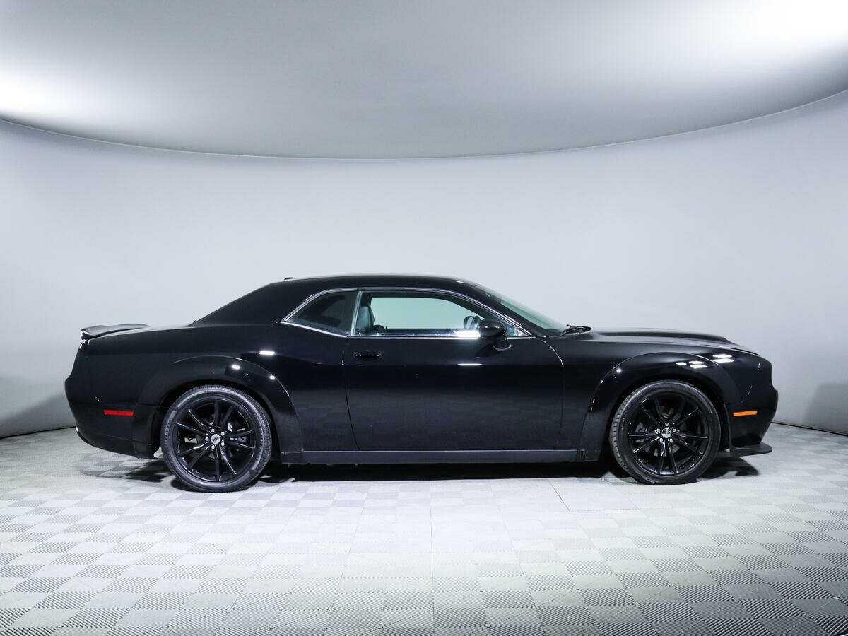 Dodge Challenger с пробегом — 2019 год. Фото: #3