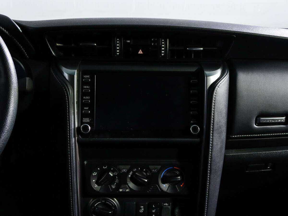Toyota Fortuner с пробегом — 2021 год. Фото: #10