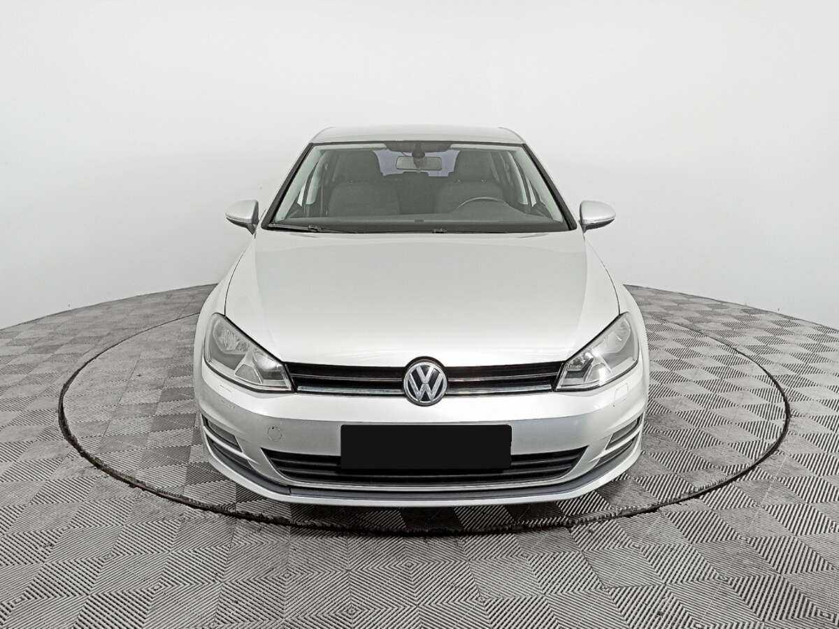 Volkswagen Golf с пробегом — 2013 год. Фото: #1