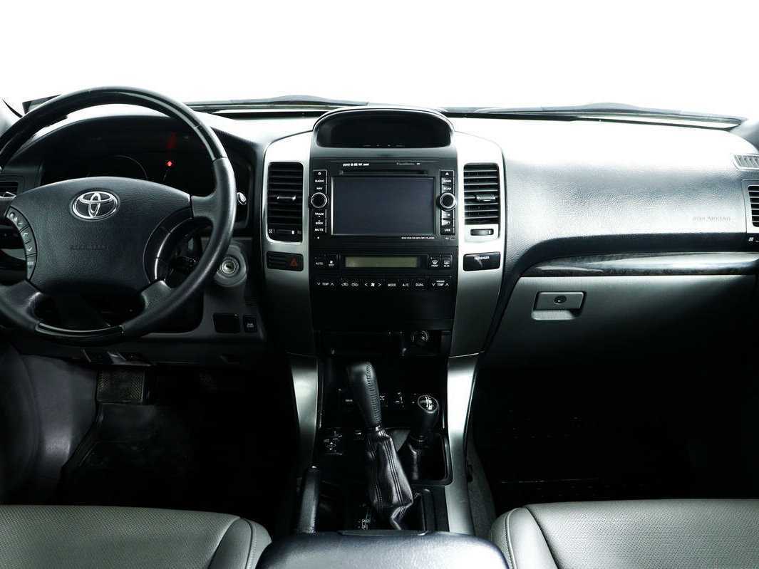 Toyota Land Cruiser Prado с пробегом — 2007 год. Фото: #10