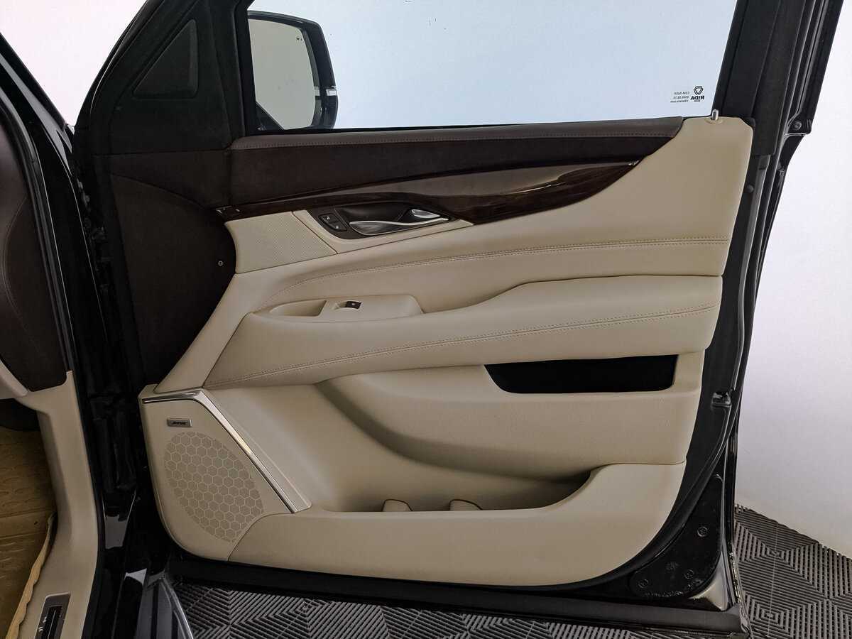 Cadillac Escalade с пробегом — 2016 год. Фото: #21
