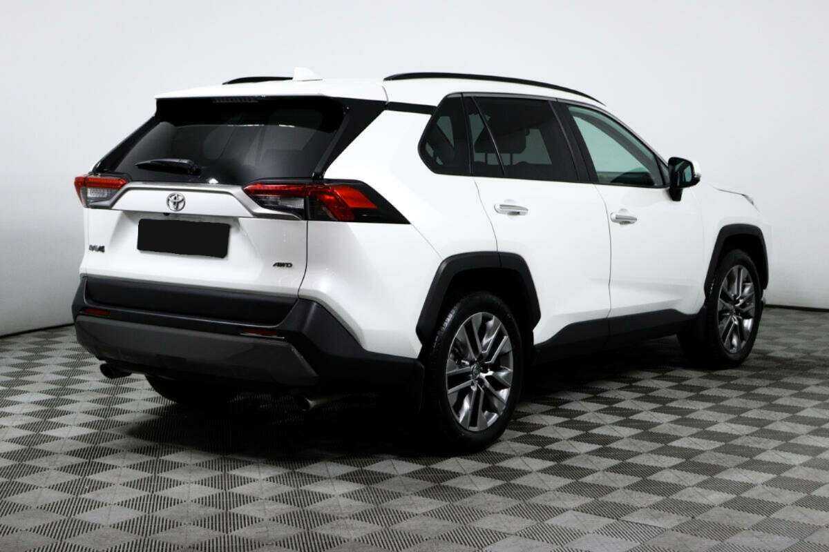 Toyota RAV4 с пробегом — 2020 год. Фото: #4
