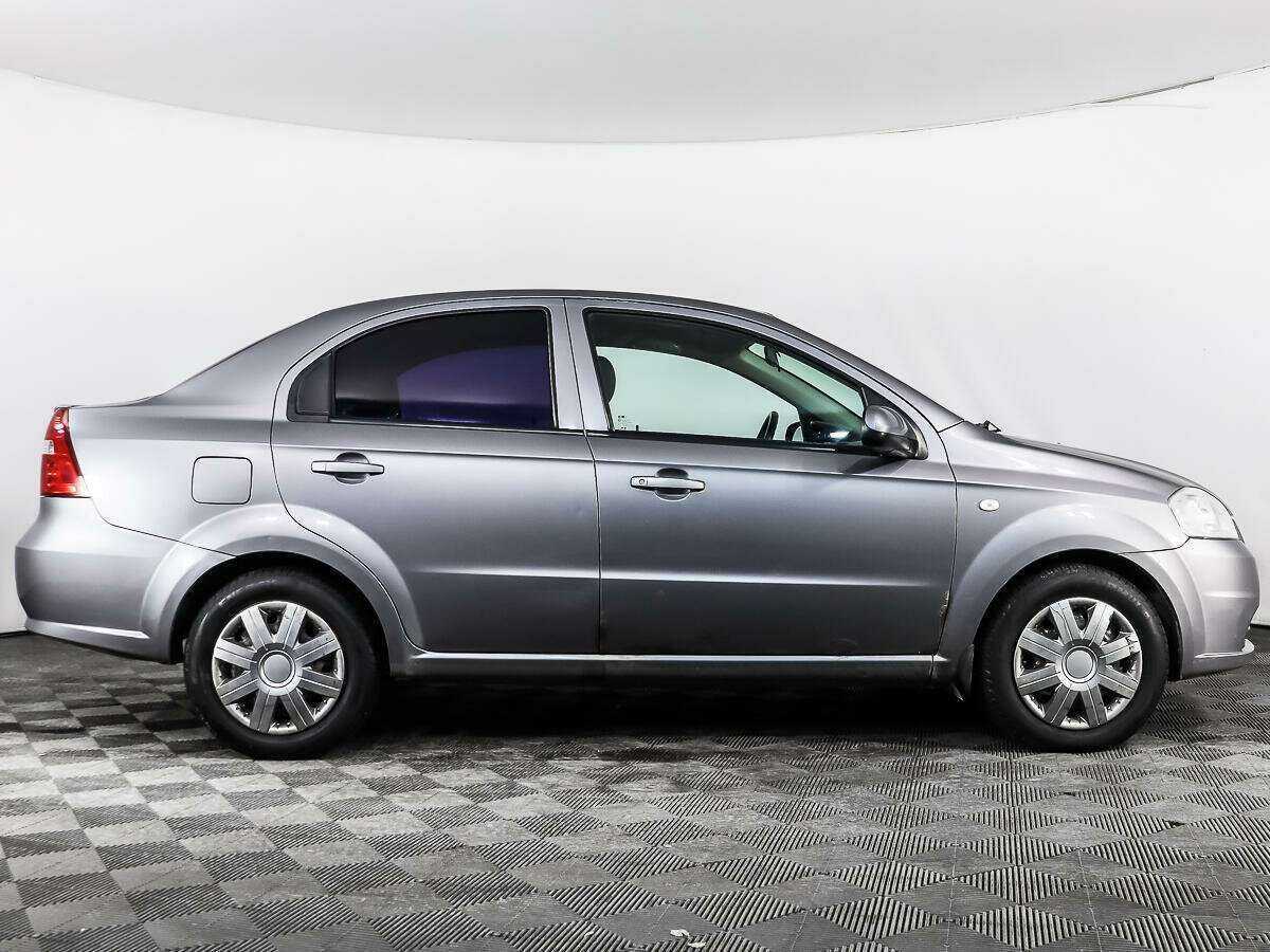Chevrolet Aveo с пробегом — 2010 год. Фото: #3