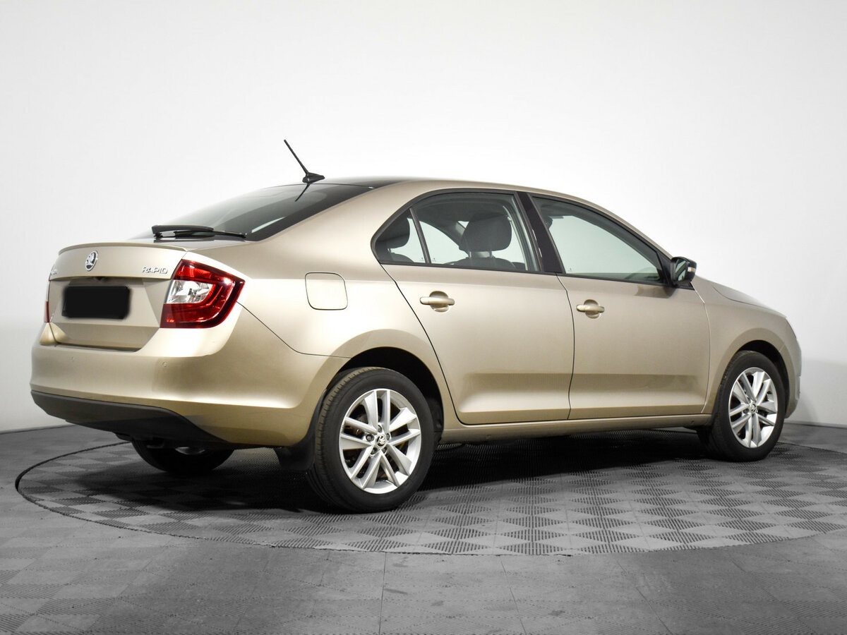 Skoda Rapid с пробегом — 2019 год. Фото: #4