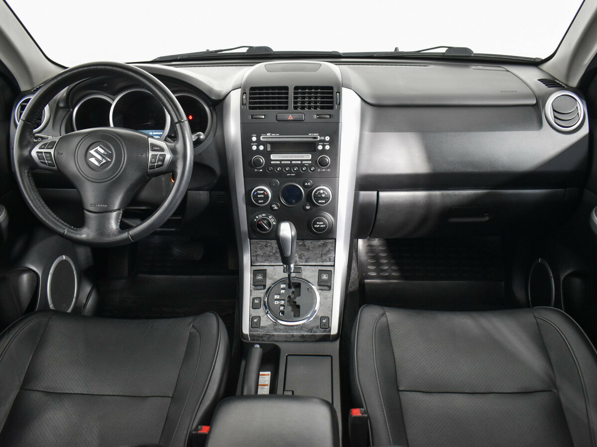 Suzuki Grand Vitara с пробегом — 2010 год. Фото: #14