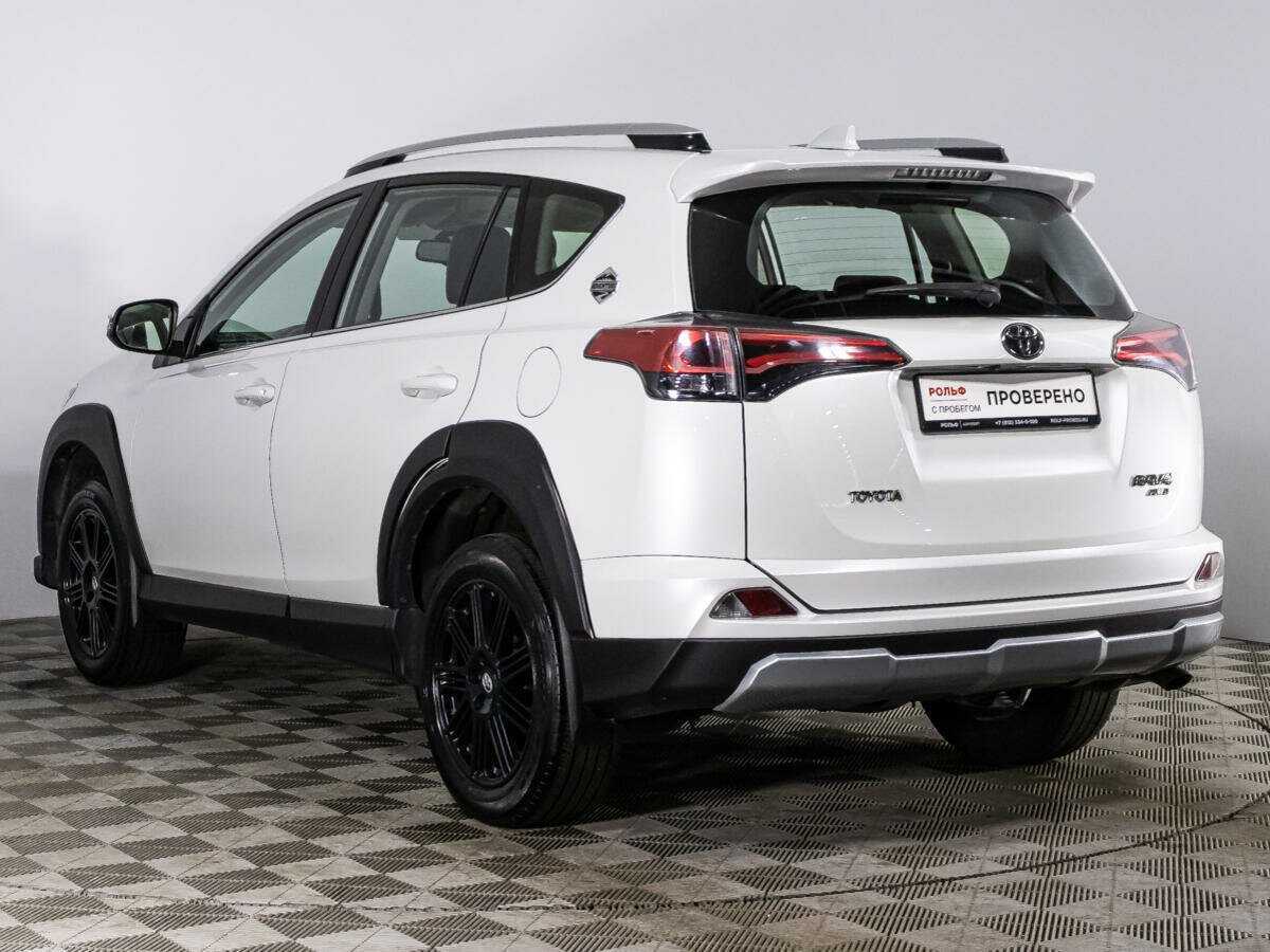 Toyota RAV4 с пробегом — 2018 год. Фото: #6