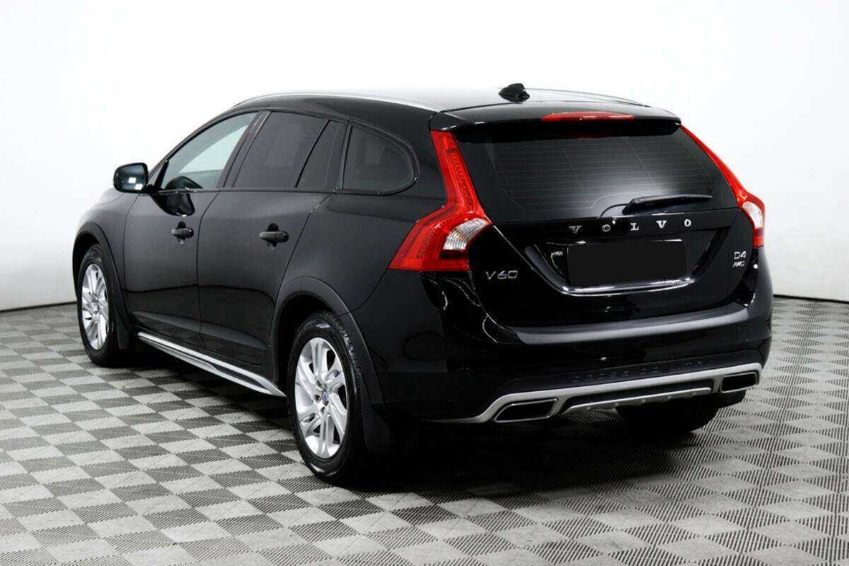 Volvo V60 Cross Country с пробегом — 2018 год. Фото: #6