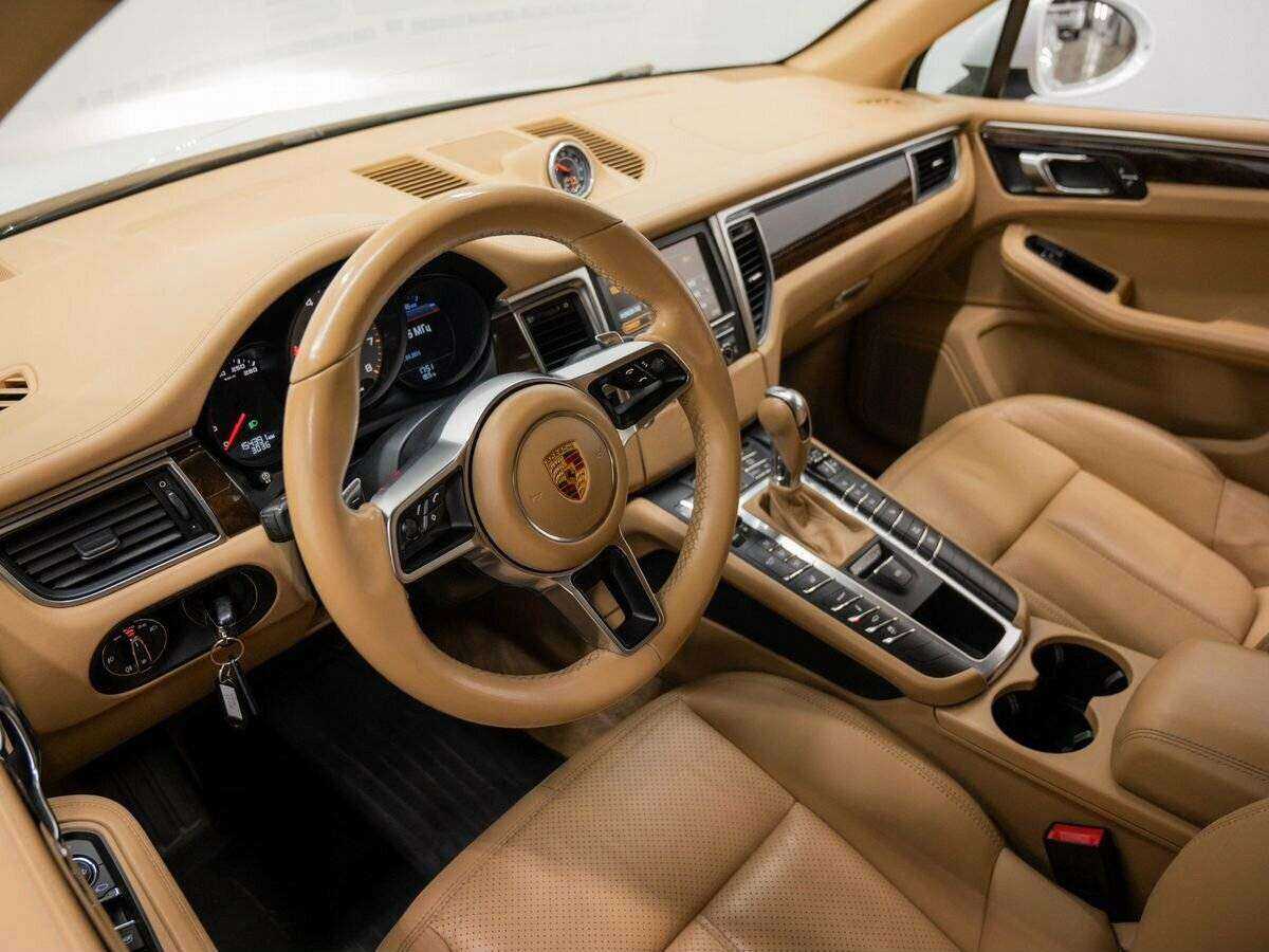 Porsche Macan с пробегом — 2014 год. Фото: #11