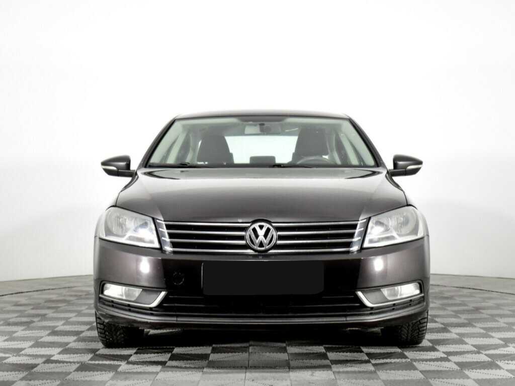 Volkswagen Passat с пробегом — 2011 год. Фото: #1