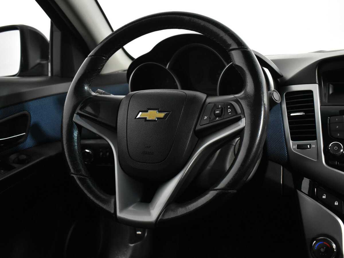 Chevrolet Cruze с пробегом — 2011 год. Фото: #13