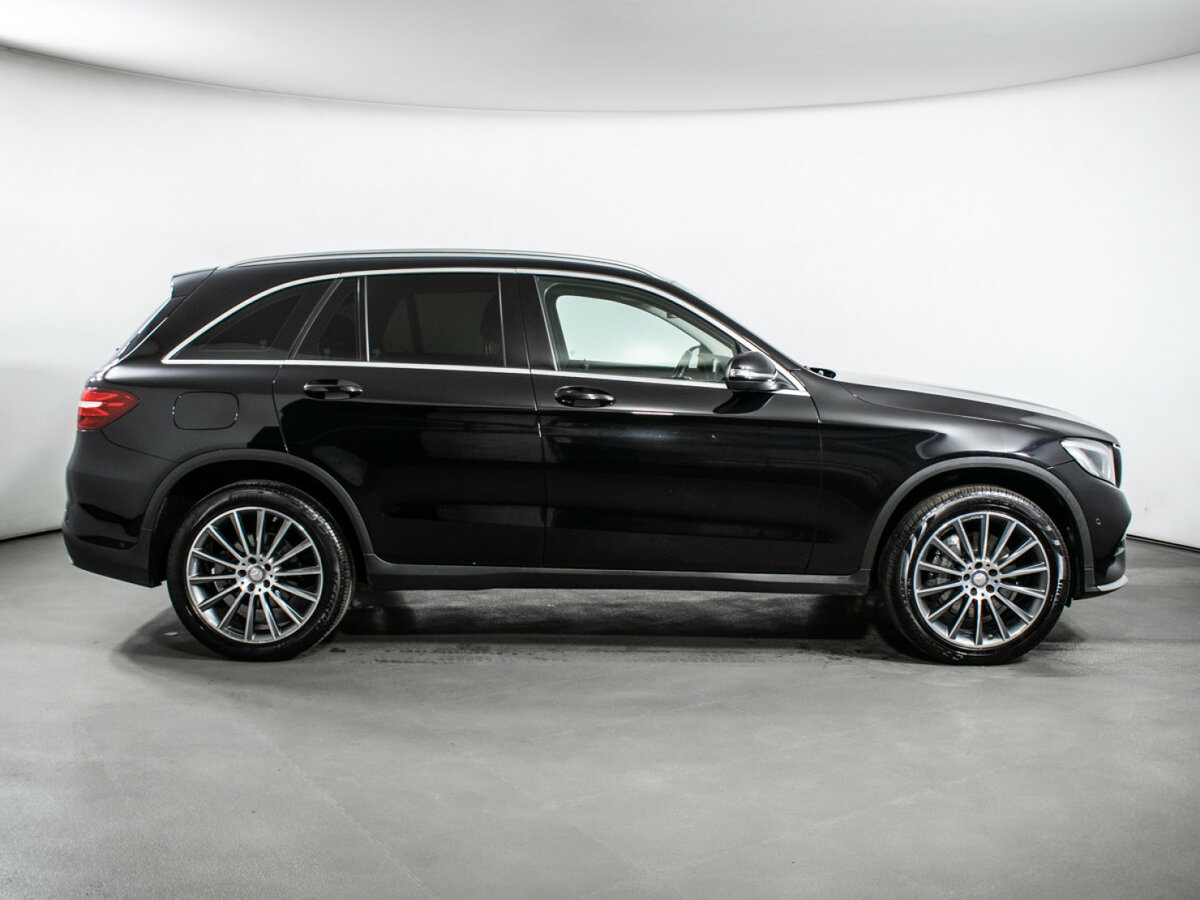 Mercedes-Benz GLC с пробегом — 2017 год. Фото: #3
