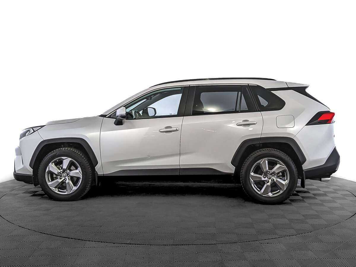 Toyota RAV4 с пробегом — 2020 год. Фото: #7