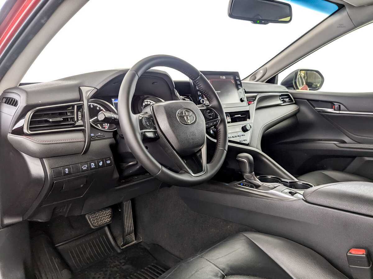 Toyota Camry с пробегом — 2021 год. Фото: #13