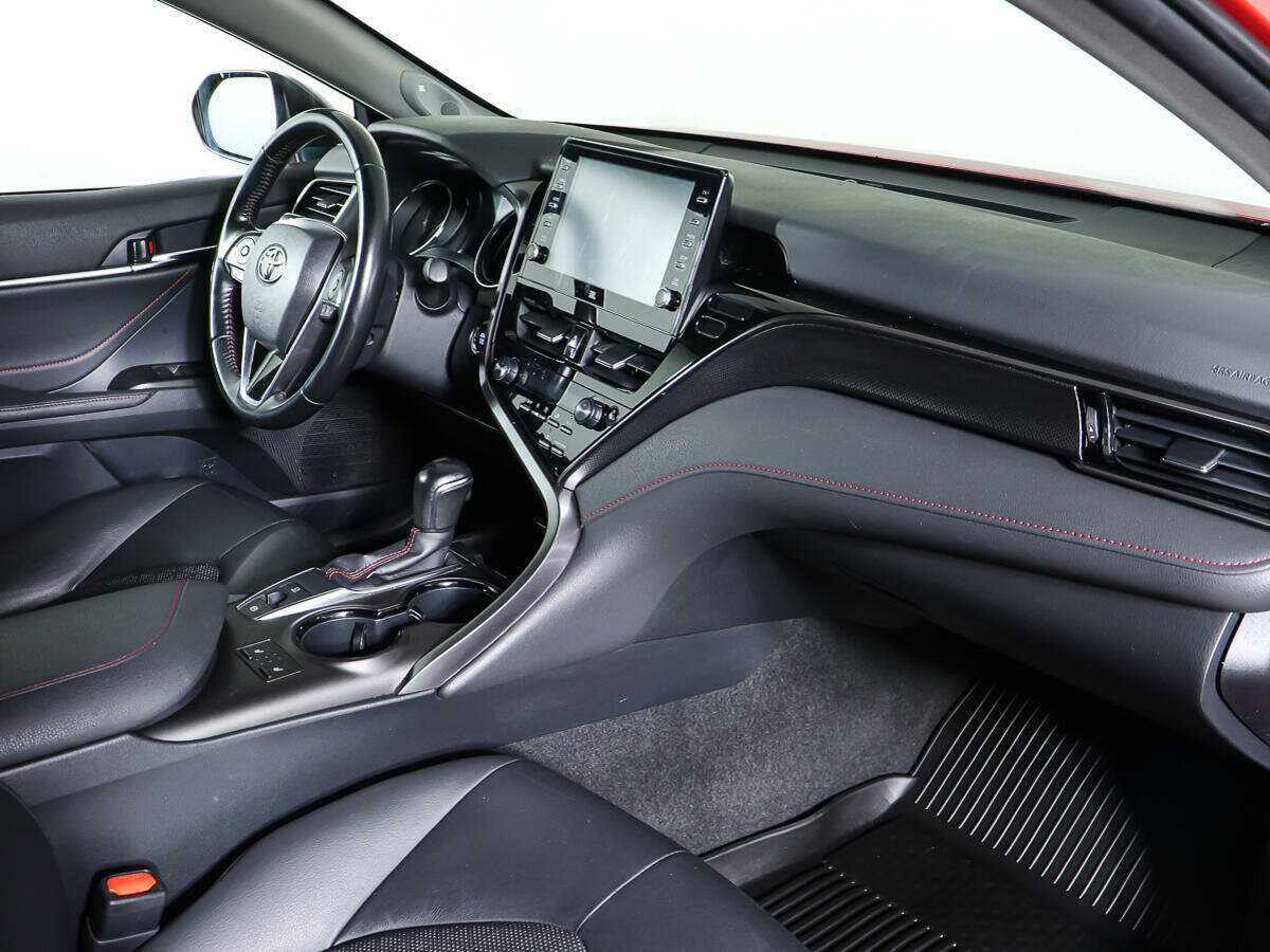Toyota Camry с пробегом — 2021 год. Фото: #6