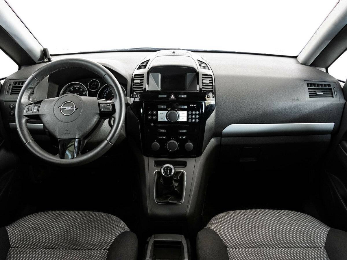 Opel Zafira с пробегом — 2011 год. Фото: #7
