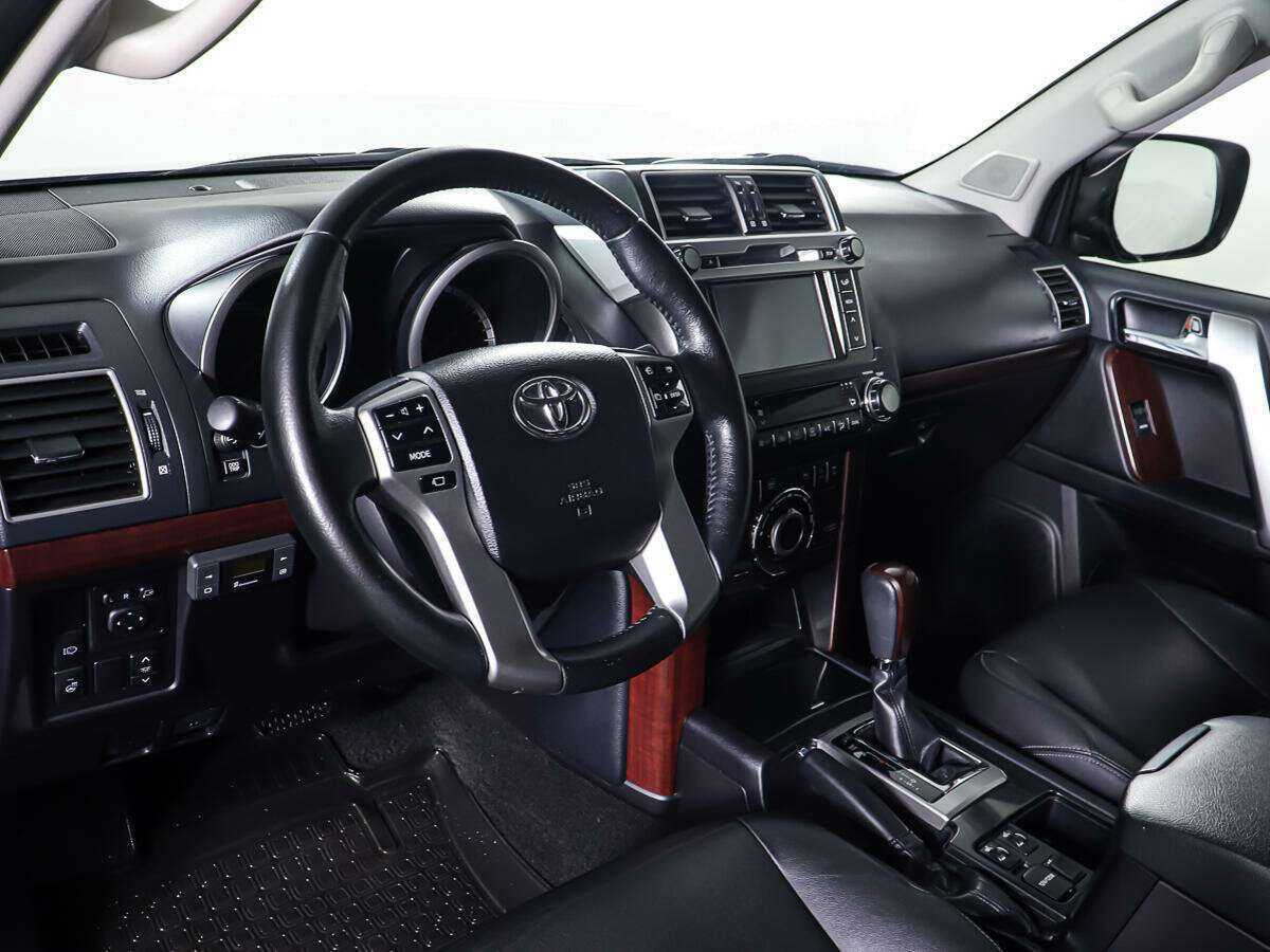Toyota Land Cruiser Prado с пробегом — 2016 год. Фото: #11