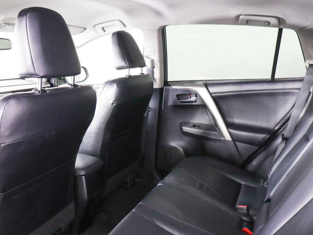 Toyota RAV4 с пробегом — 2013 год. Фото: #11