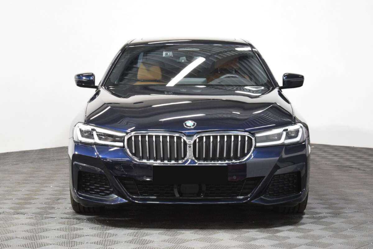 BMW 5 серии с пробегом — 2023 год. Фото: #1