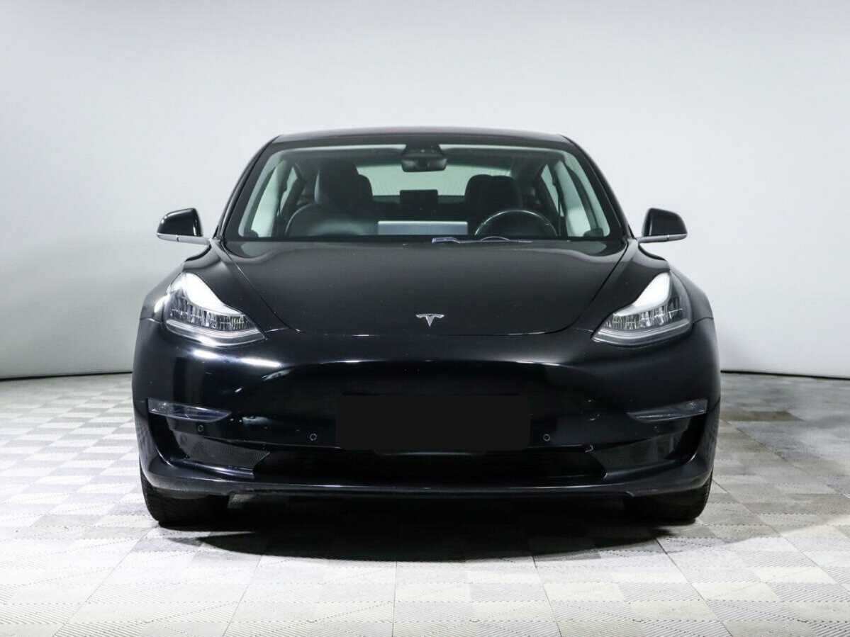 Tesla Model 3 с пробегом — 2018 год. Фото: #1