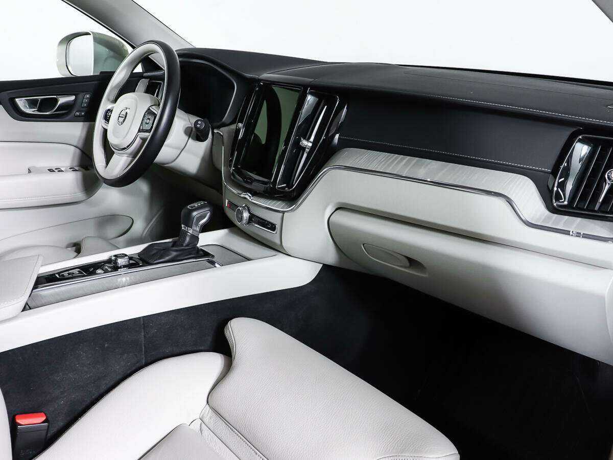 Volvo XC60 с пробегом — 2021 год. Фото: #8