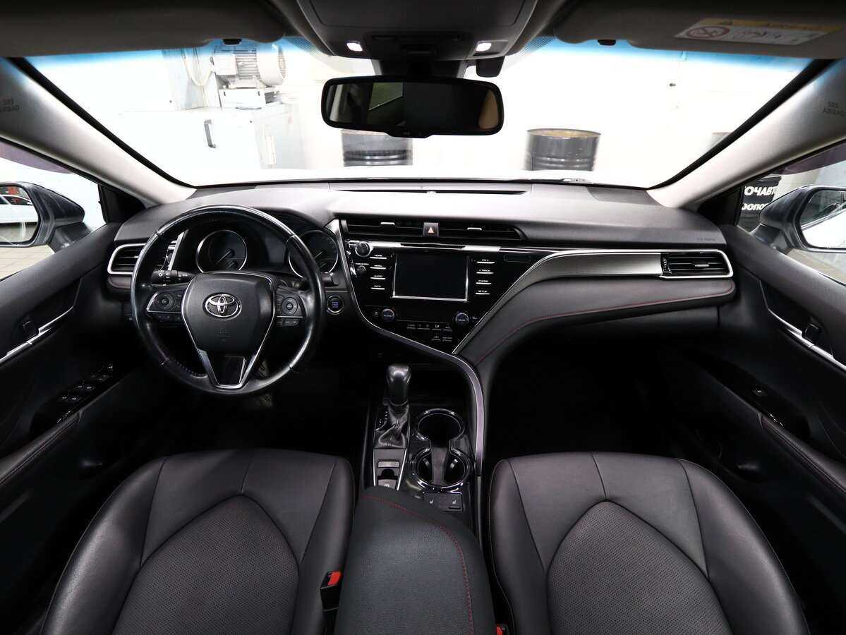 Toyota Camry с пробегом — 2020 год. Фото: #14