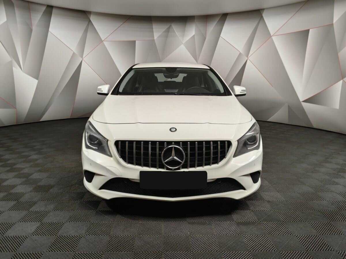 Mercedes-Benz CLA с пробегом — 2013 год. Фото: #6