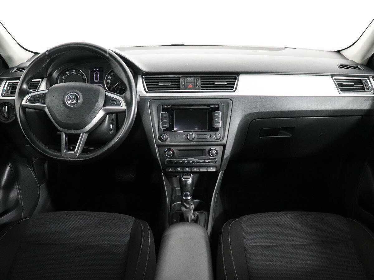 Skoda Rapid с пробегом — 2014 год. Фото: #10