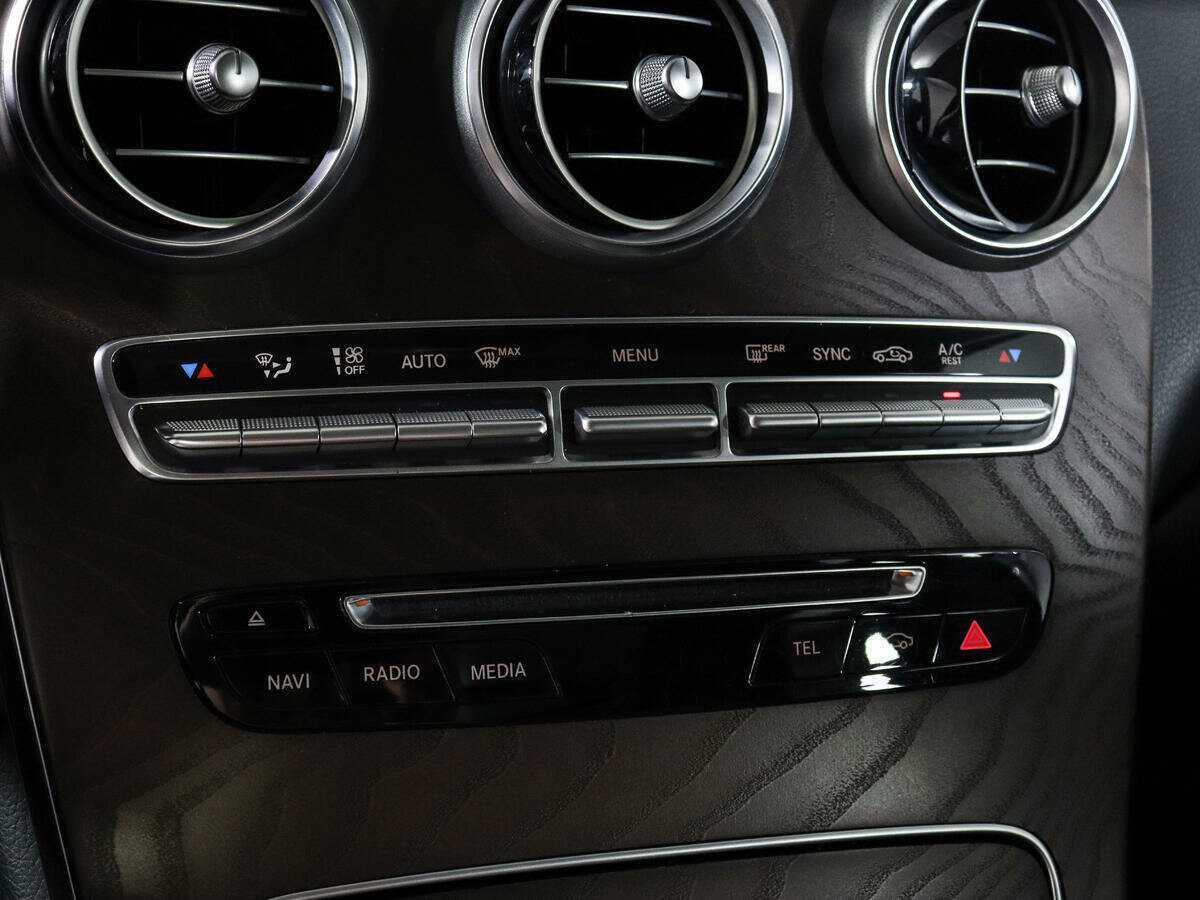 Mercedes-Benz GLC с пробегом — 2017 год. Фото: #17