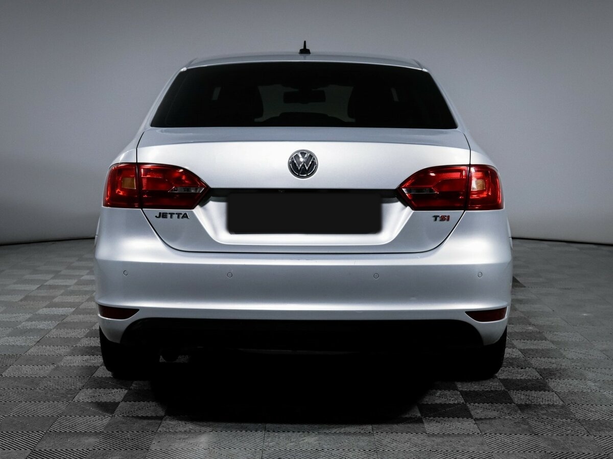 Volkswagen Jetta с пробегом — 2011 год. Фото: #4
