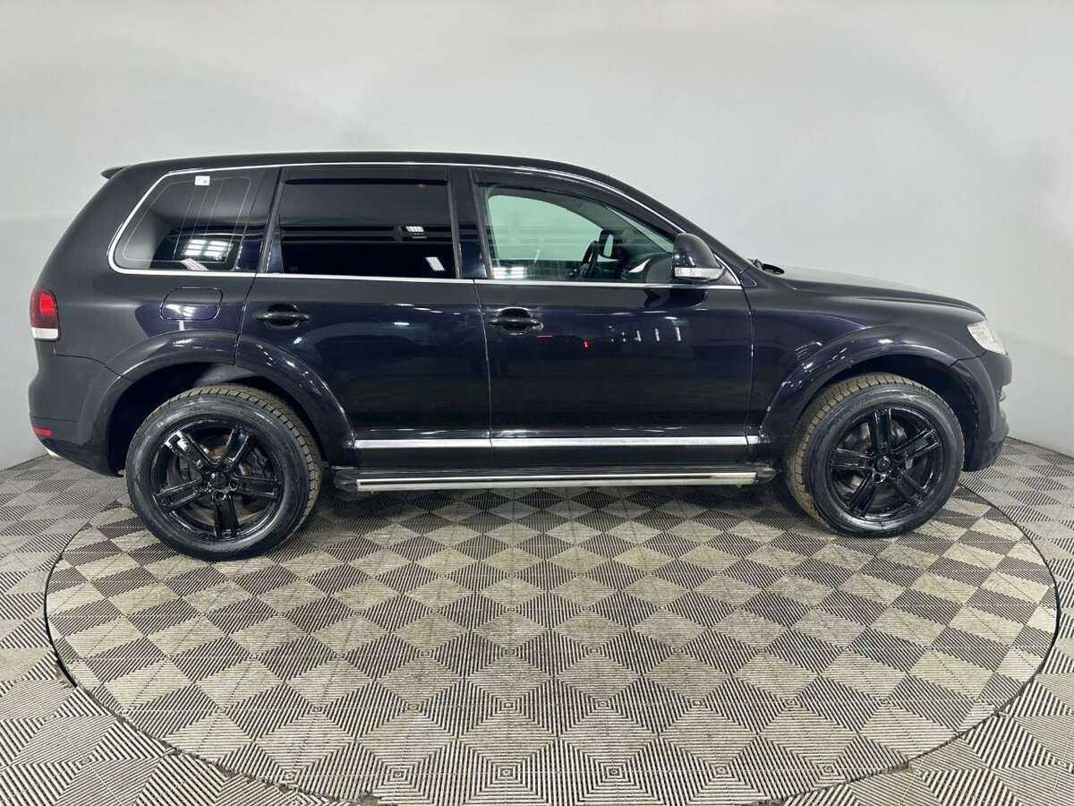 Volkswagen Touareg с пробегом — 2008 год. Фото: #2