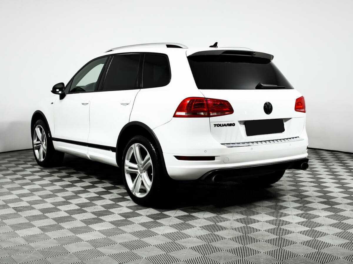 Volkswagen Touareg с пробегом — 2012 год. Фото: #6