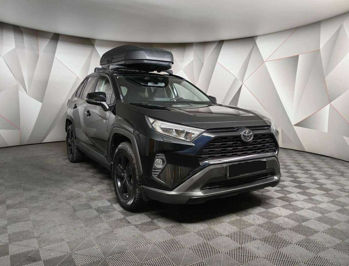 Toyota RAV4 с пробегом — 2021 год. Фото: #2