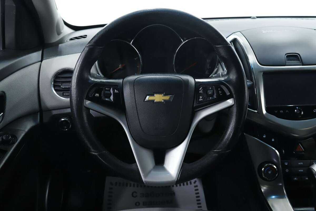 Chevrolet Cruze с пробегом — 2015 год. Фото: #10