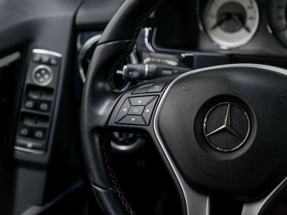 Mercedes-Benz GLK-Класс с пробегом — 2014 год. Фото: #12