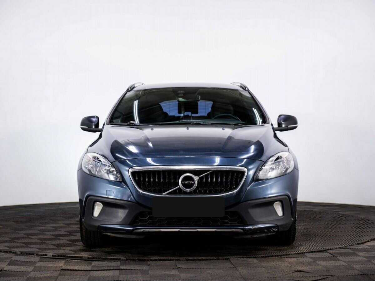 Volvo V40 Cross Country с пробегом — 2017 год. Фото: #1