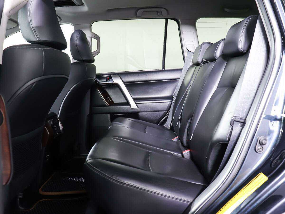 Toyota Land Cruiser Prado с пробегом — 2014 год. Фото: #8