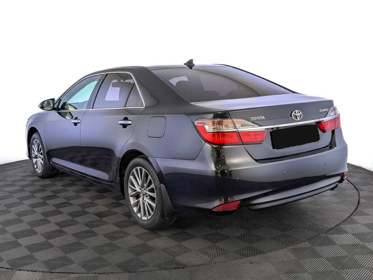 Toyota Camry с пробегом — 2016 год. Фото: #6