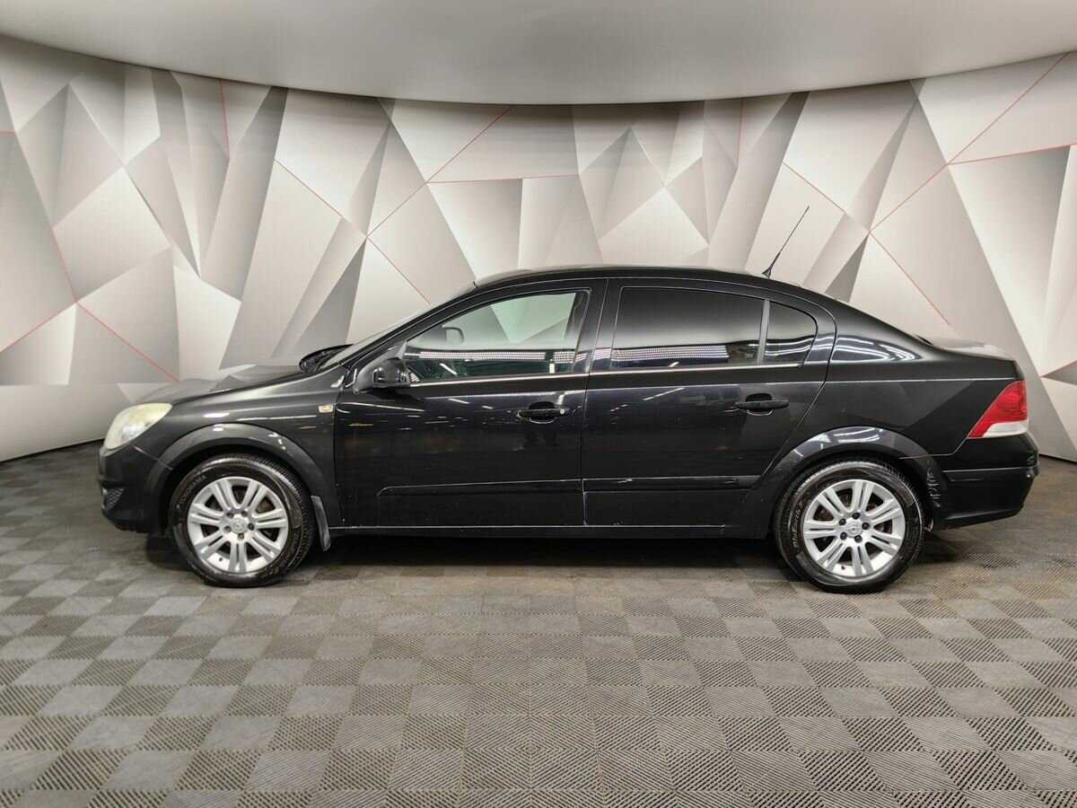 Opel Astra с пробегом — 2008 год. Фото: #4