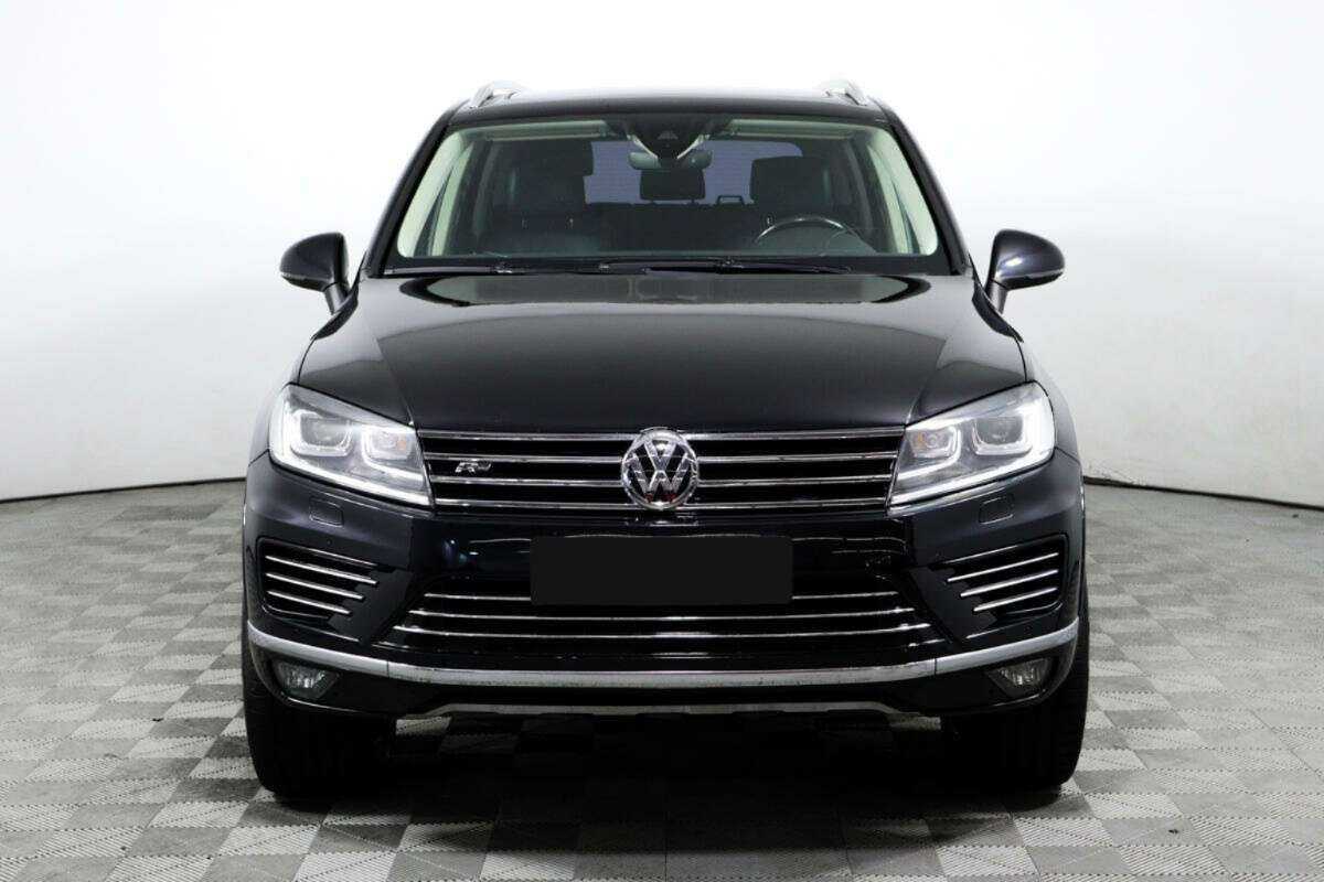 Volkswagen Touareg с пробегом — 2016 год. Фото: #1