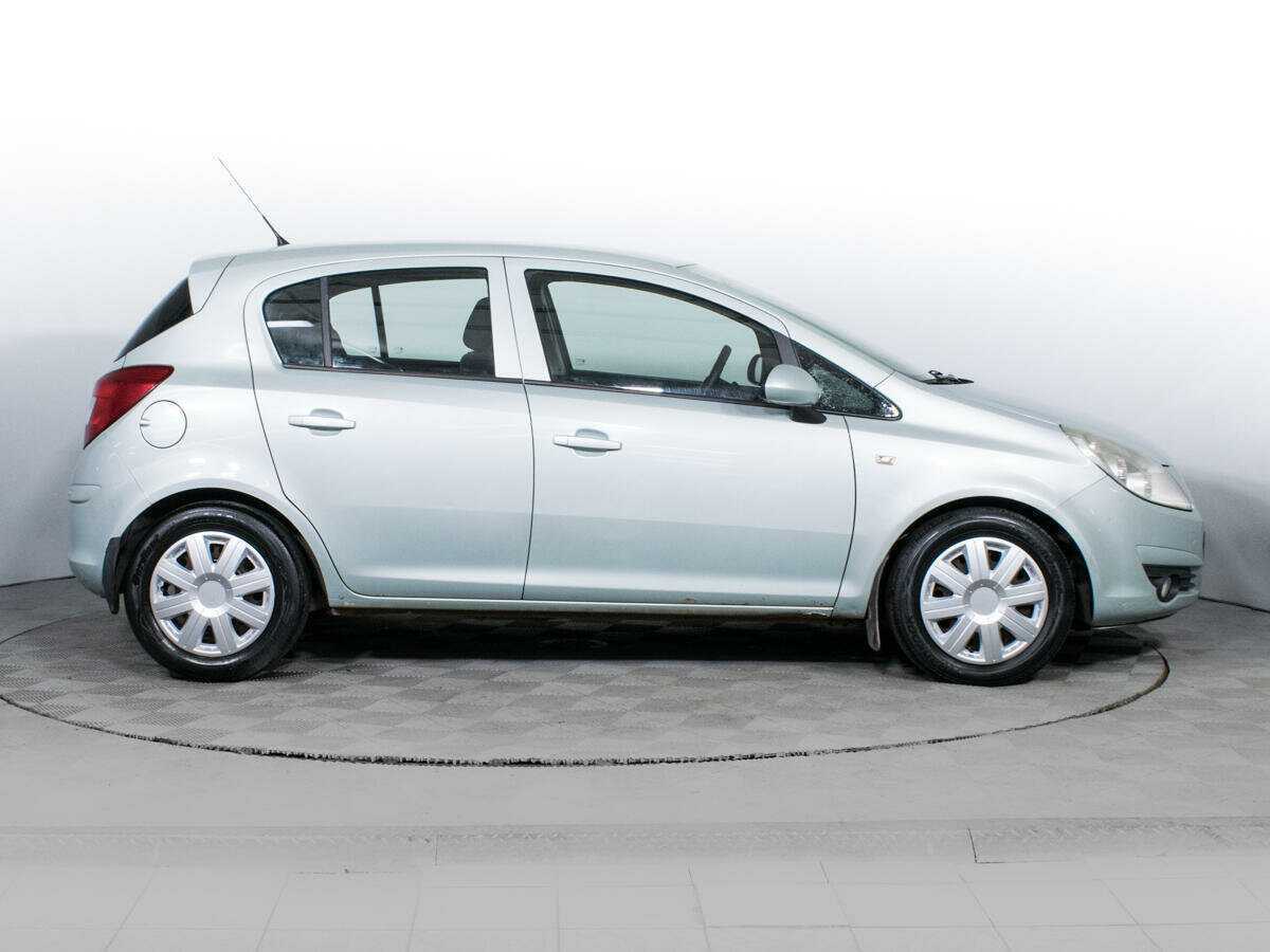 Opel Corsa с пробегом — 2008 год. Фото: #3