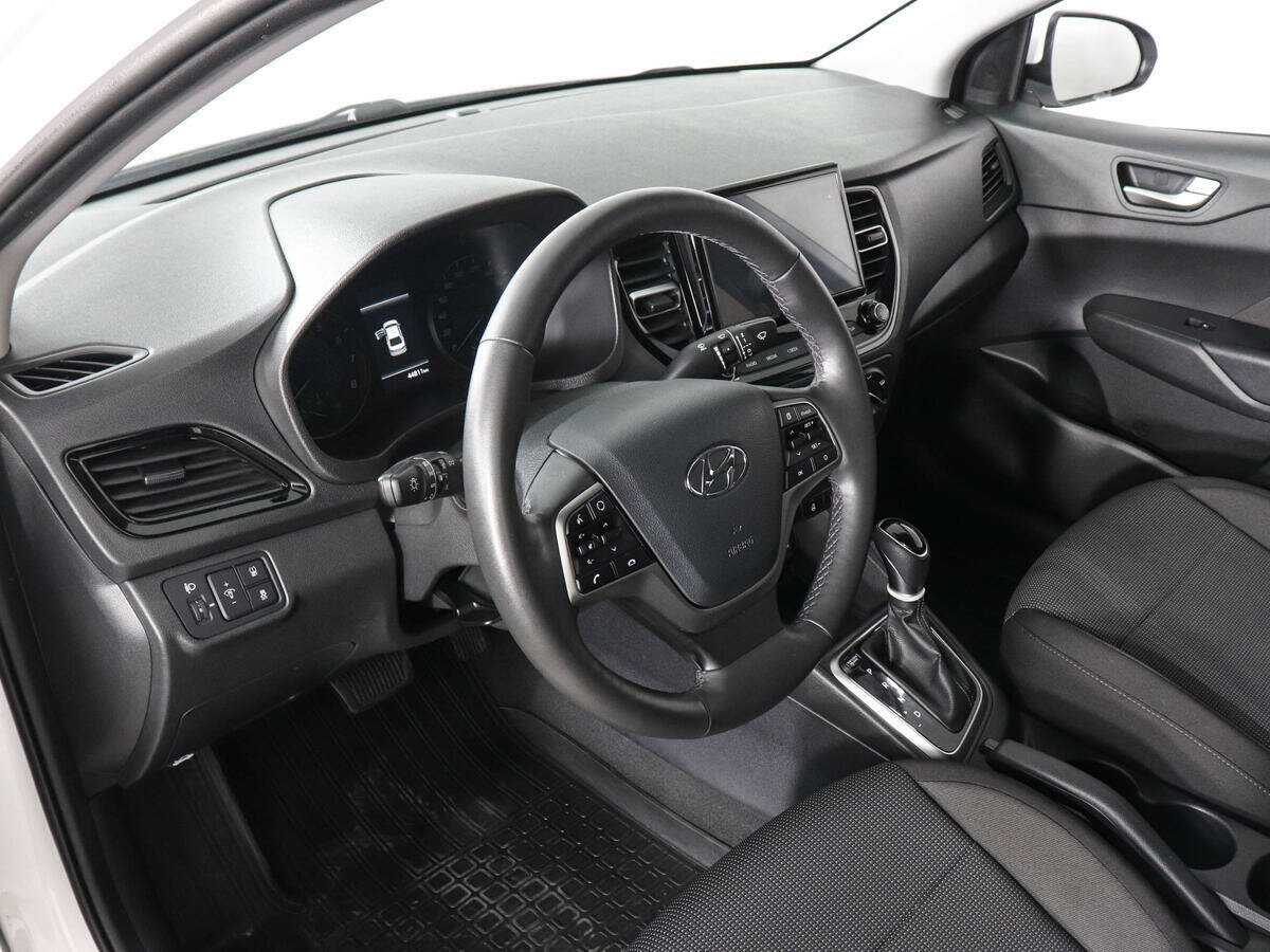 Hyundai Solaris с пробегом — 2021 год. Фото: #8