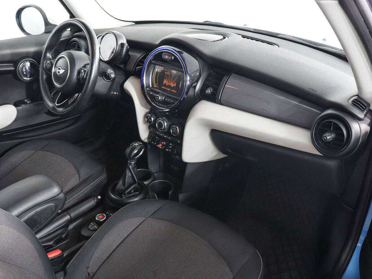 Mini Hatch с пробегом — 2015 год. Фото: #9
