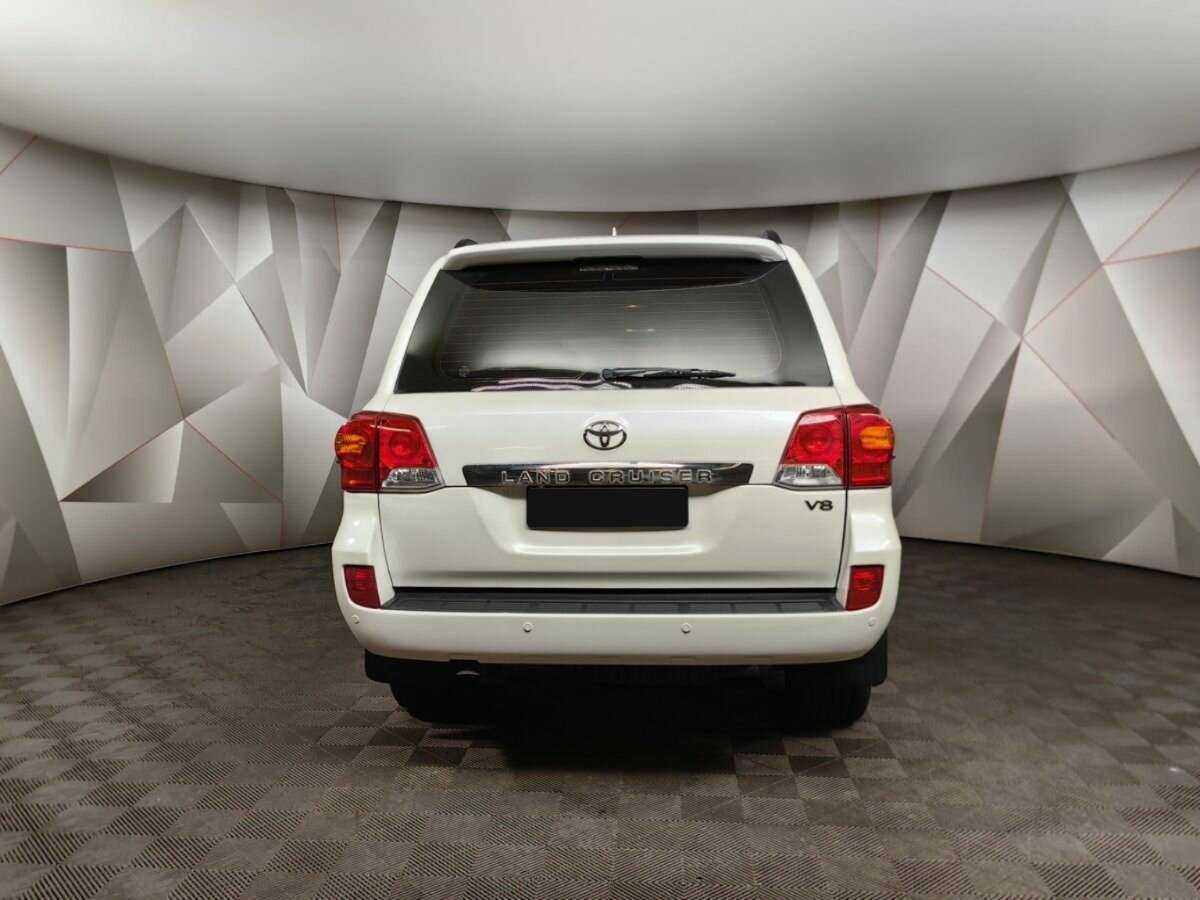 Toyota Land Cruiser с пробегом — 2015 год. Фото: #7