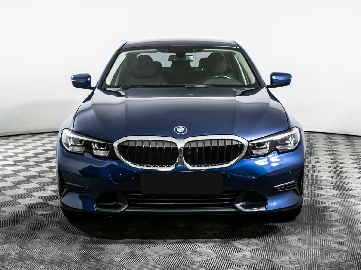 BMW 3 серии с пробегом — 2021 год. Фото: #1