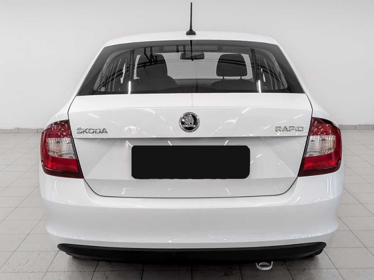 Skoda Rapid с пробегом — 2017 год. Фото: #5