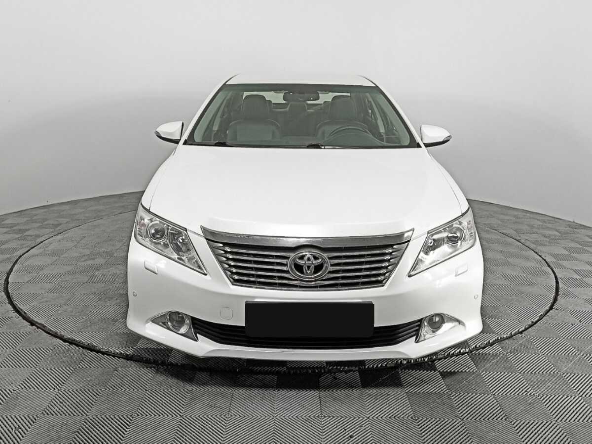 Toyota Camry с пробегом — 2014 год. Фото: #1