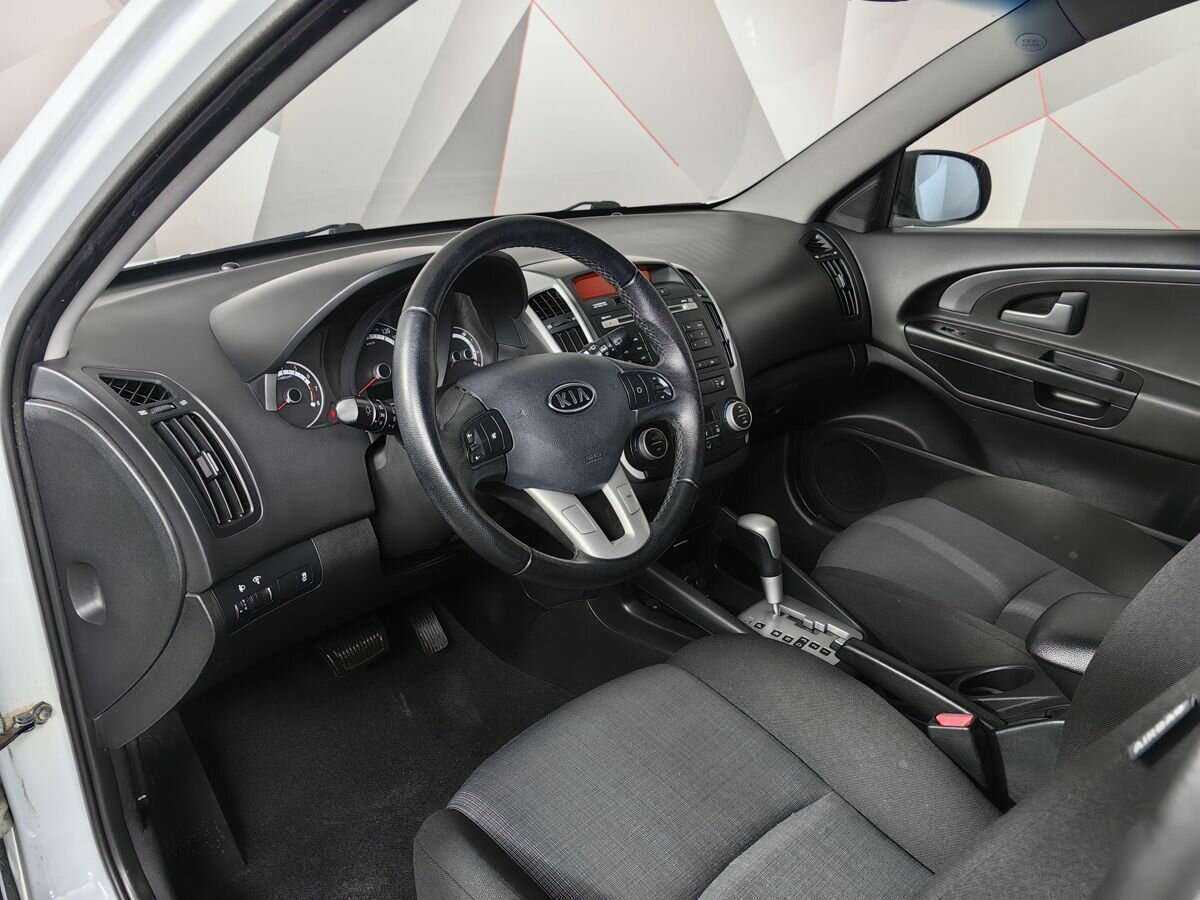 Kia Ceed с пробегом — 2011 год. Фото: #13