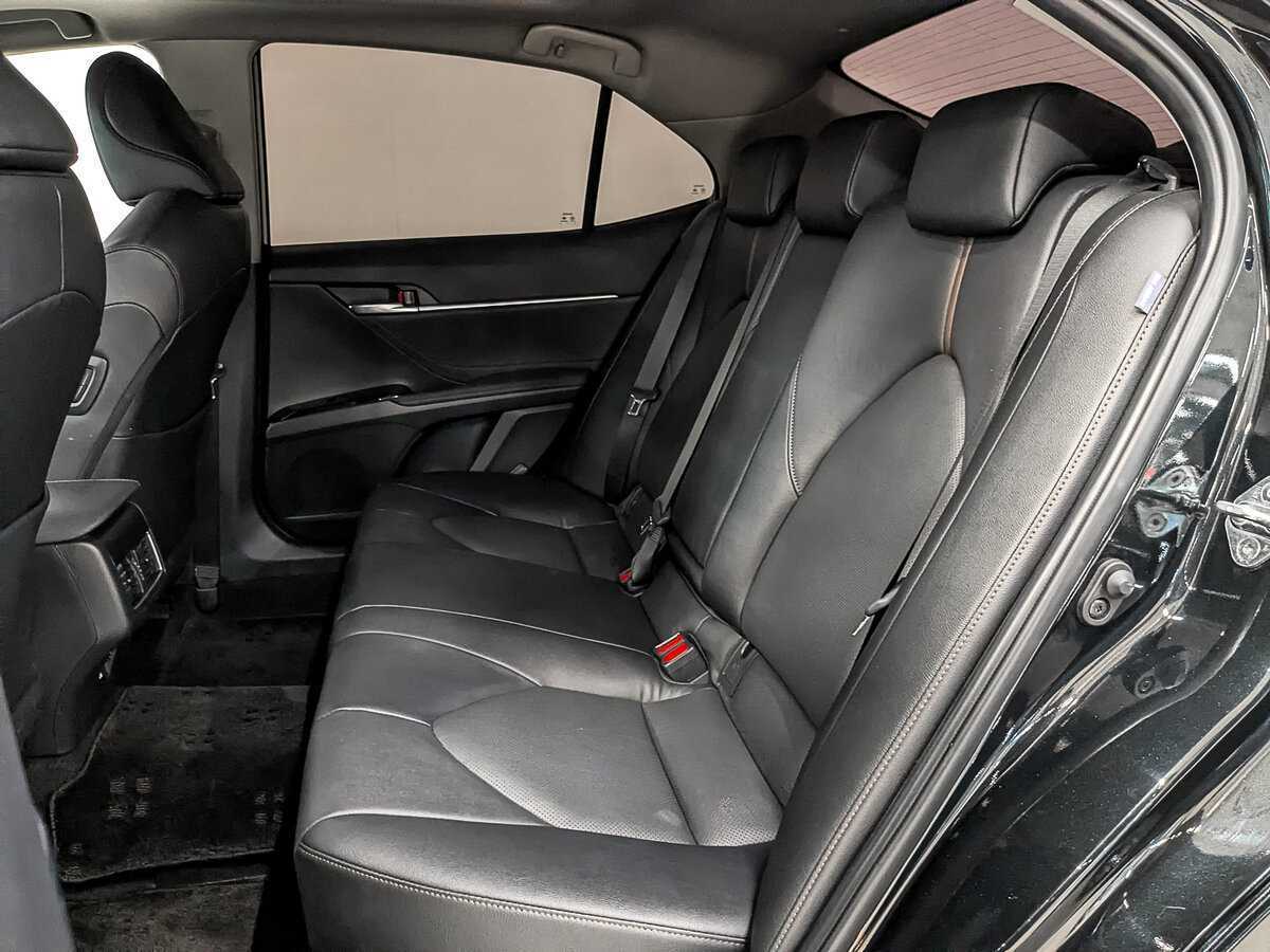 Toyota Camry с пробегом — 2023 год. Фото: #17