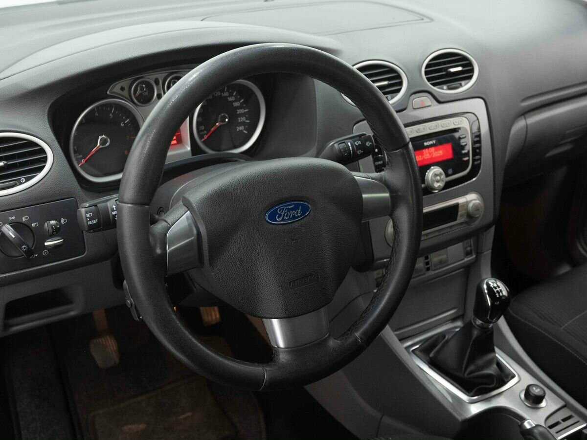 Ford Focus с пробегом — 2010 год. Фото: #13